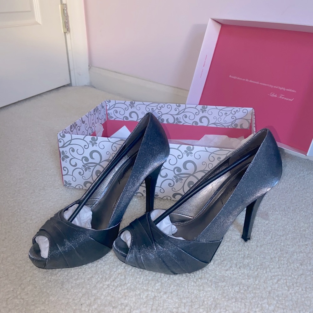 NEW Lulu Townsend Satin LT Danielle Heels